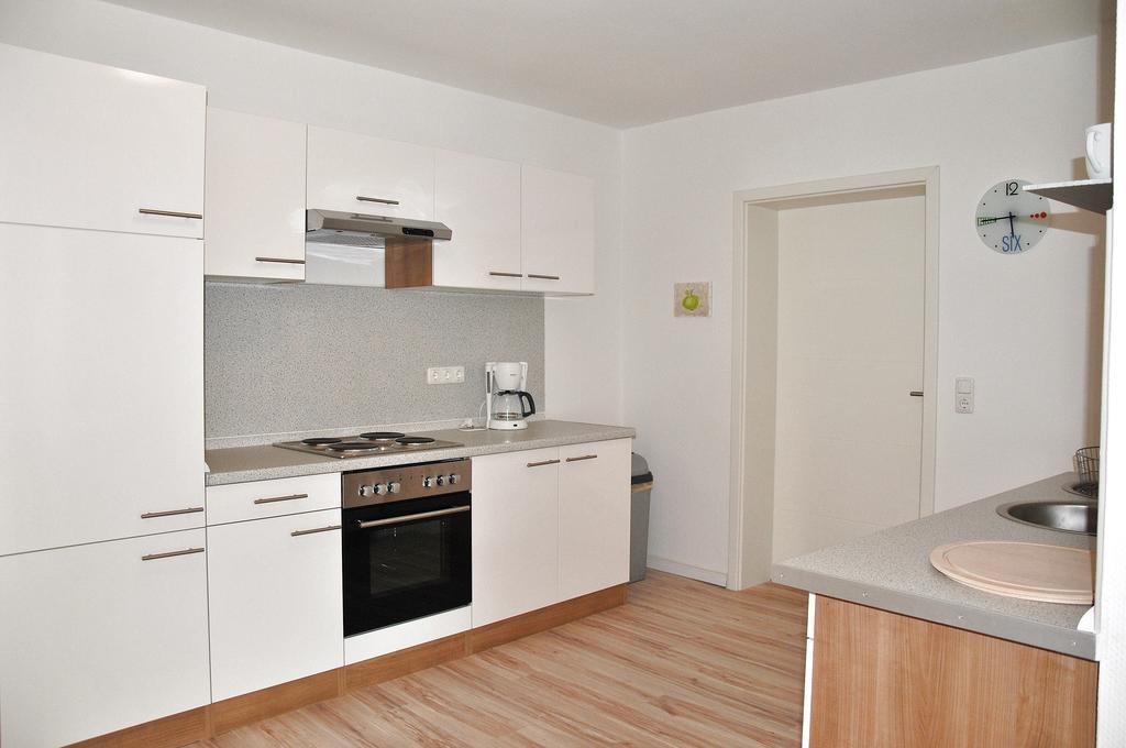 Ferienwohnung Direkt In ザスニッツ 部屋 写真